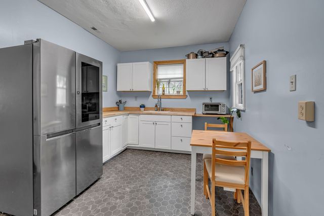 1049 E Trinity Ln, Nashville, TN 37216