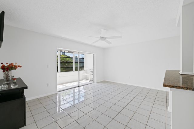 5190 E Sabal Palm Boulevard 209, Tamarac, FL 33319