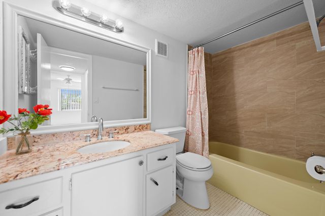 5190 E Sabal Palm Boulevard 209, Tamarac, FL 33319