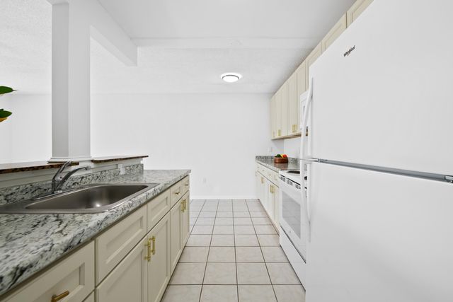 5190 E Sabal Palm Boulevard 209, Tamarac, FL 33319