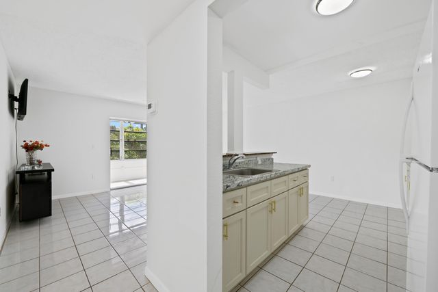 5190 E Sabal Palm Boulevard 209, Tamarac, FL 33319