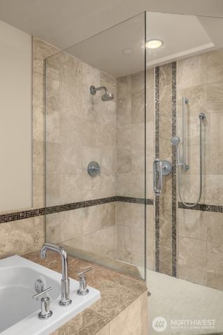 1211 N 42nd Place, Renton, WA 98056
