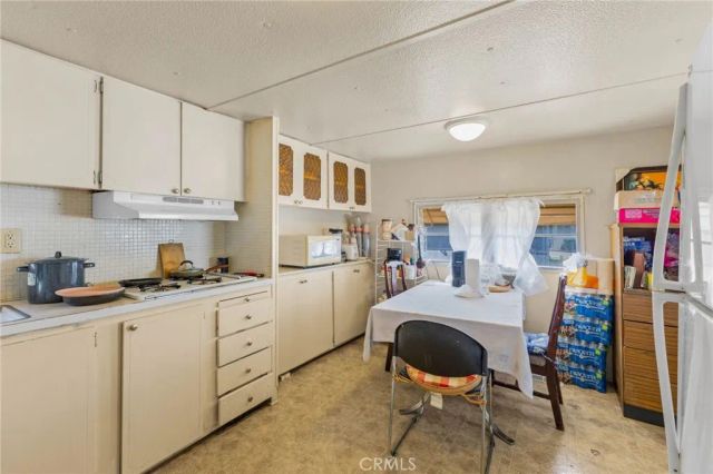 2075 W Rialto 29, San Bernardino, CA 92410