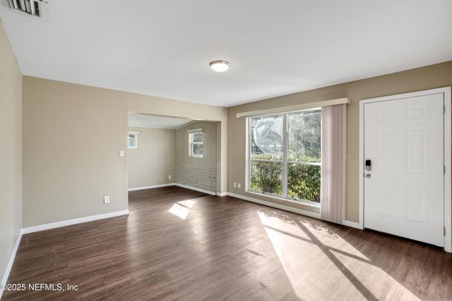 1913 DELAROCHE Drive W, Jacksonville, FL 32210