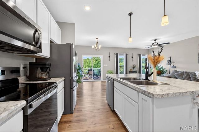 2324 Matthias Close, Washington, MO 63090