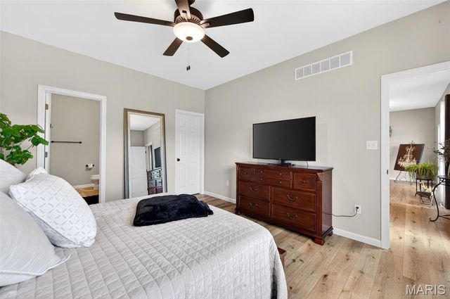 2324 Matthias Close, Washington, MO 63090