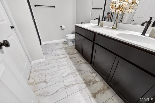 2324 Matthias Close, Washington, MO 63090
