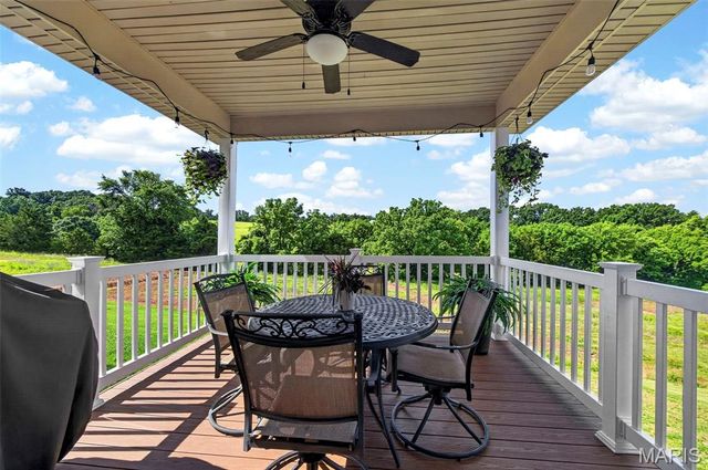 2324 Matthias Close, Washington, MO 63090