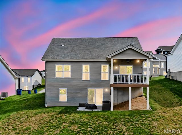 2324 Matthias Close, Washington, MO 63090