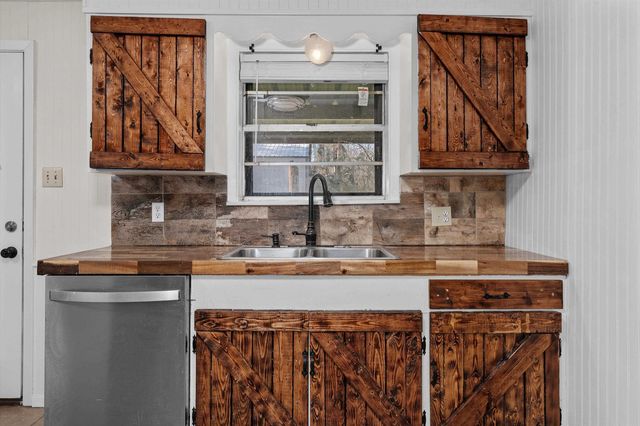 124 Quail Creek Drive, Carthage, TX 75633