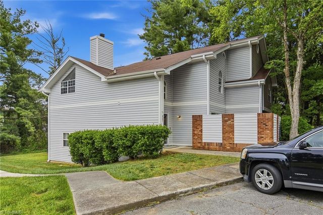 805 Salem Pointe Lane, Winston-salem, NC 27101