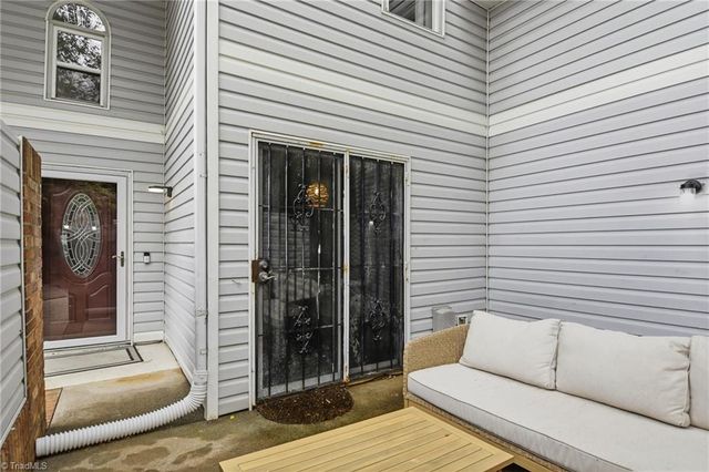 805 Salem Pointe Lane, Winston-salem, NC 27101