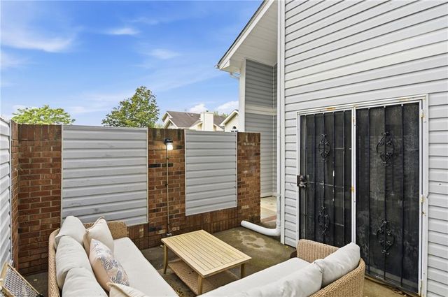805 Salem Pointe Lane, Winston-salem, NC 27101