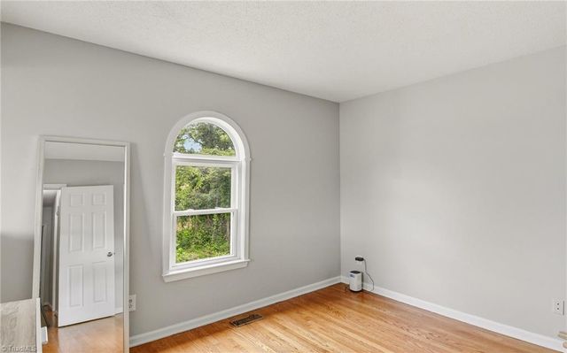 805 Salem Pointe Lane, Winston-salem, NC 27101
