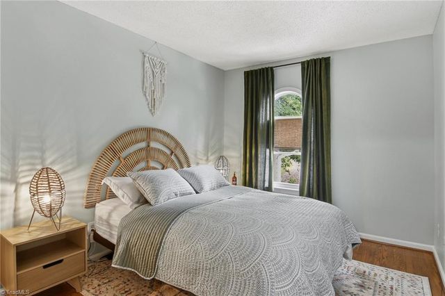 805 Salem Pointe Lane, Winston-salem, NC 27101