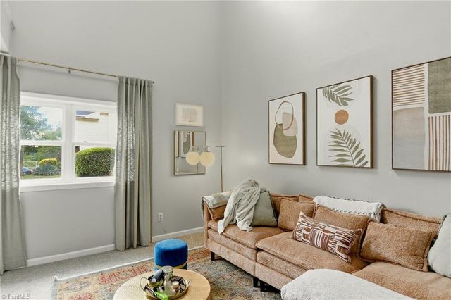 805 Salem Pointe Lane, Winston-salem, NC 27101