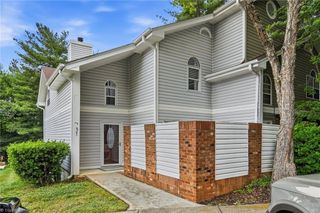 805 Salem Pointe Lane, Winston-salem, NC 27101
