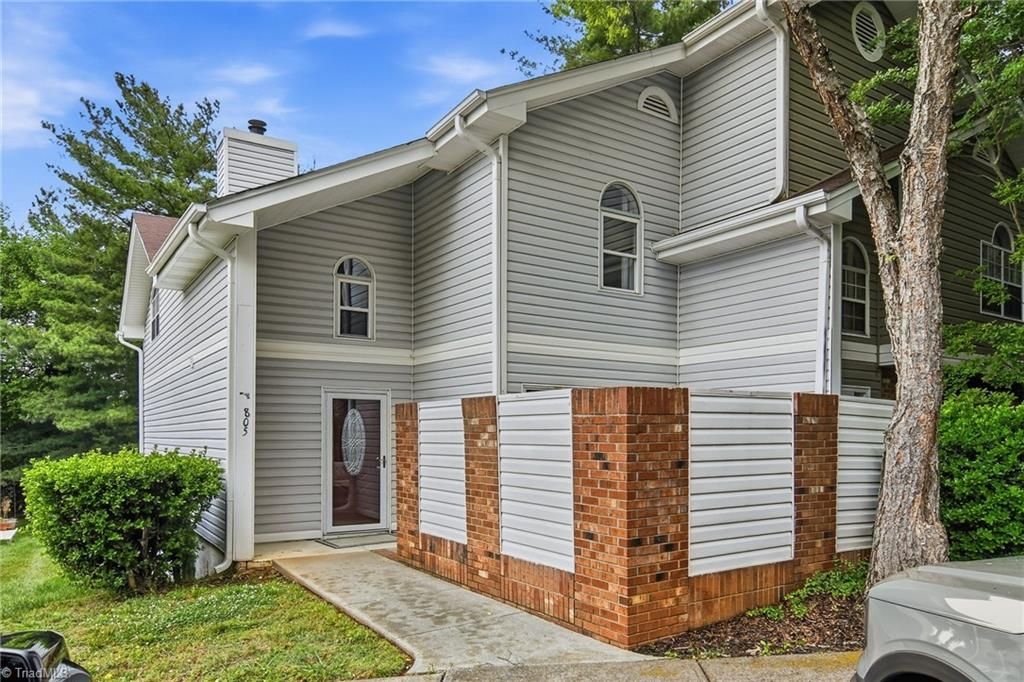 805 Salem Pointe Lane, Winston-salem, NC 27101