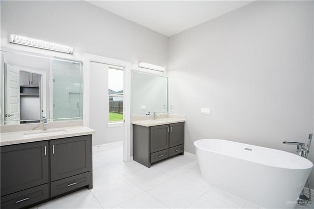 1102 W Guava Avenue, Pharr, TX 78577