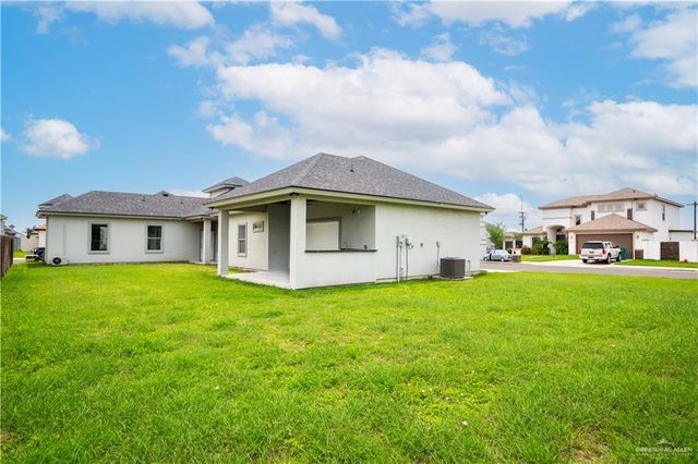 1102 W Guava Avenue, Pharr, TX 78577