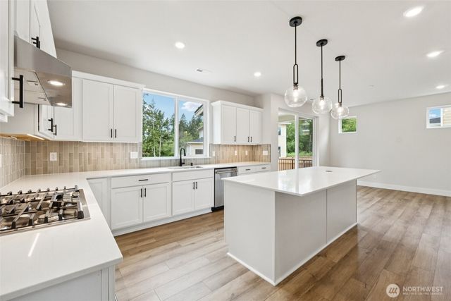 6414 213th Avenue Ct E, Bonney Lake, WA 98391