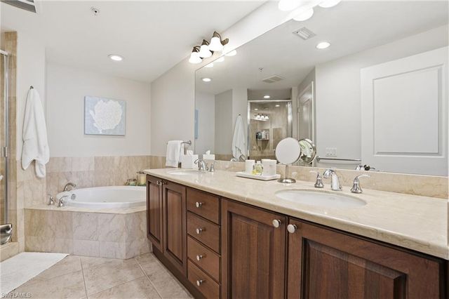 975 Sandpiper ST # A202, Naples, FL 34102