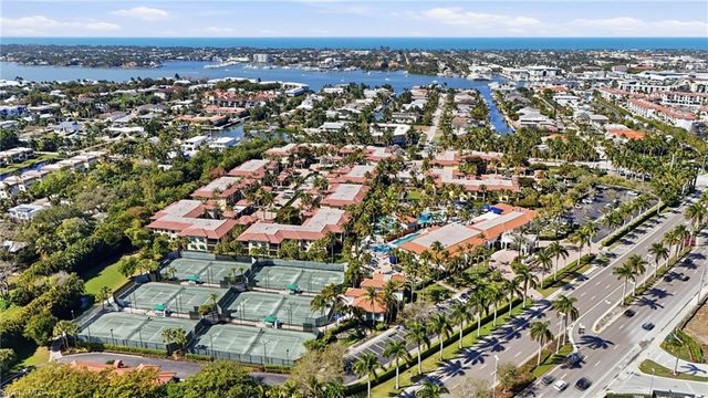 975 Sandpiper ST # A202, Naples, FL 34102