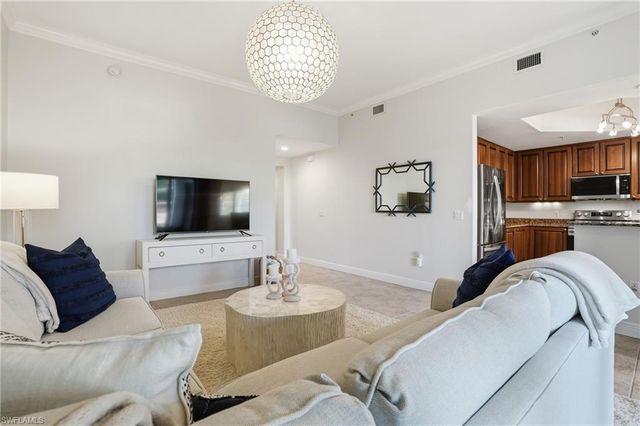 975 Sandpiper ST # A202, Naples, FL 34102