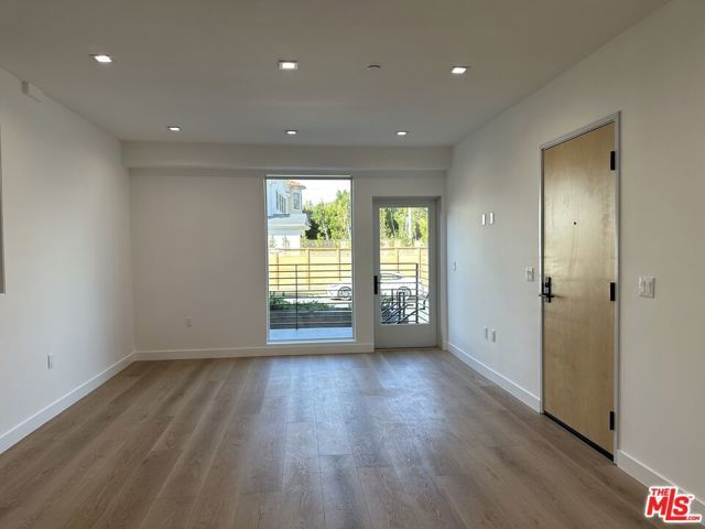 9842 Vidor Drive 101, Los Angeles, CA 90035