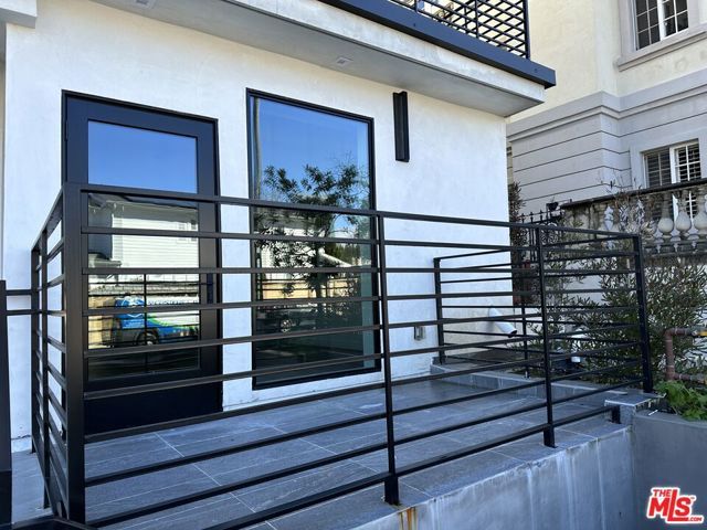 9842 Vidor Drive 101, Los Angeles, CA 90035