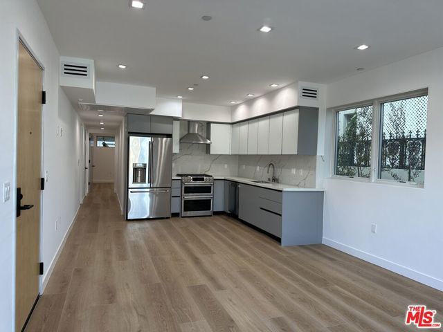 9842 Vidor Drive 101, Los Angeles, CA 90035
