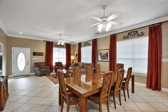 208 E 20th ST, Cameron, TX 76520