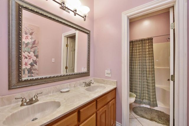 208 E 20th ST, Cameron, TX 76520