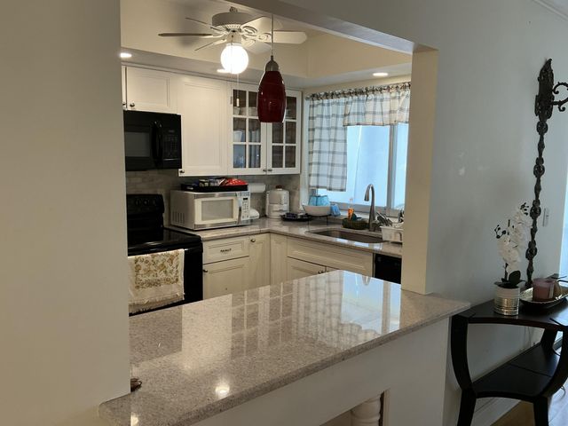 5500 Tamberlane Circle 104, Palm Beach Gardens, FL 33418