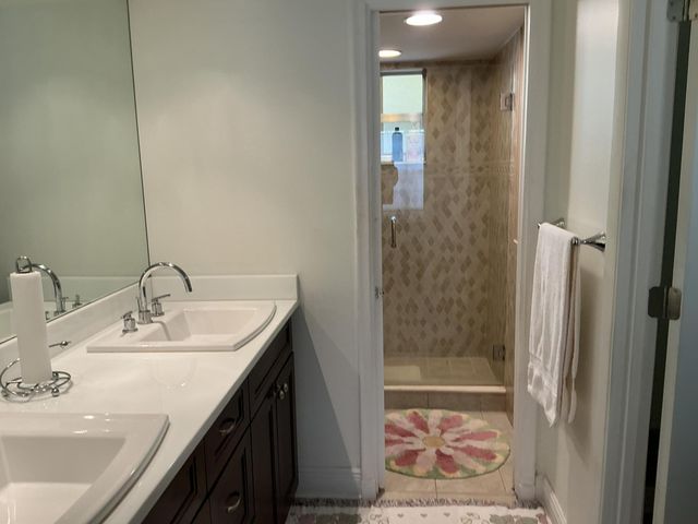 5500 Tamberlane Circle 104, Palm Beach Gardens, FL 33418