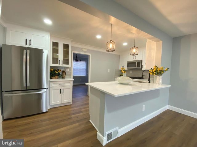 211 SCHEIVERT AVE, Aston, PA 19014