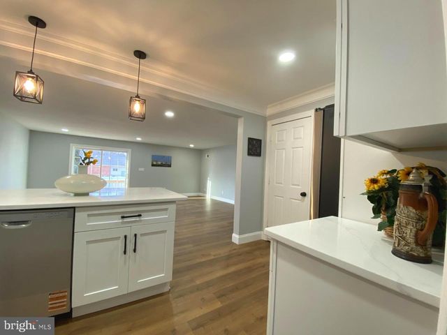 211 SCHEIVERT AVE, Aston, PA 19014