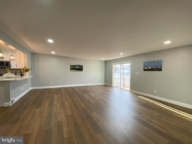 211 SCHEIVERT AVE, Aston, PA 19014