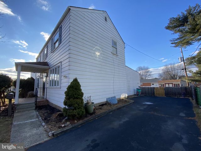 211 SCHEIVERT AVE, Aston, PA 19014