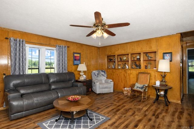 2100 Cook Rd, White Hall, AR 71602