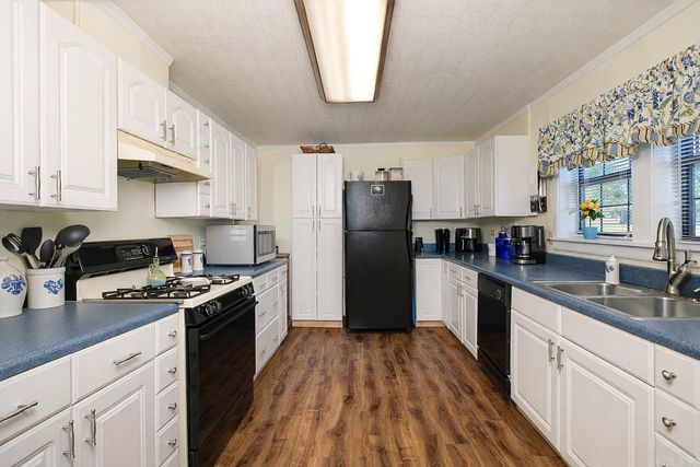 2100 Cook Rd, White Hall, AR 71602