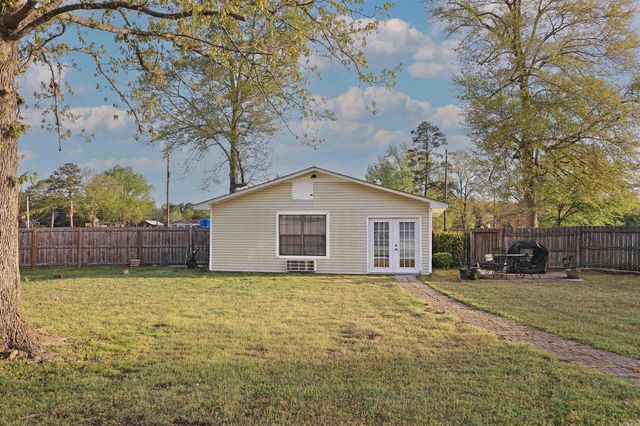 2100 Cook Rd, White Hall, AR 71602