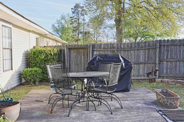 2100 Cook Rd, White Hall, AR 71602