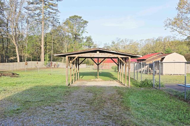 2100 Cook Rd, White Hall, AR 71602