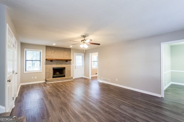 3055 Sumit Wood Drive, Kennesaw, GA 30152