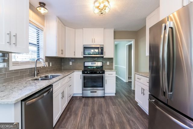 3055 Sumit Wood Drive, Kennesaw, GA 30152