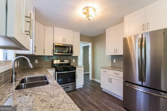 3055 Sumit Wood Drive, Kennesaw, GA 30152