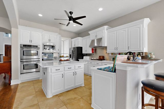 404 Broken Sword Drive, Lewisville, TX 75056