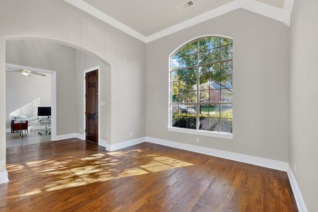 404 Broken Sword Drive, Lewisville, TX 75056