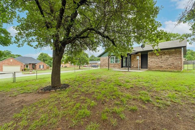 500 Oak Park Drive, Choctaw, OK 73020